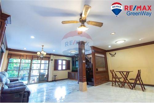 Bangkok Noi Condo single house for sale for rent secondhand